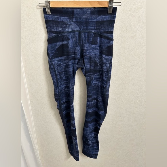 Lululemon Train Times 7/8 Pant size 4 - Picture 7 of 8